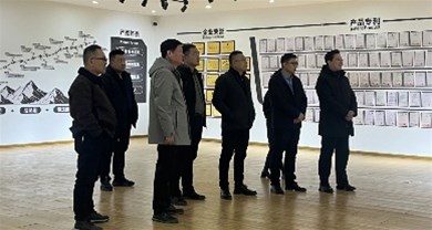 熱烈歡迎中國農業機械化協會副會長管延華一行蒞臨中裕指導工作